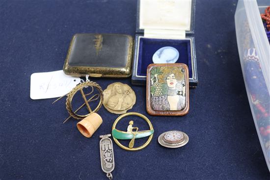 Mixed costume jewellery etc. including a Japanese mixed metal cigarette case.